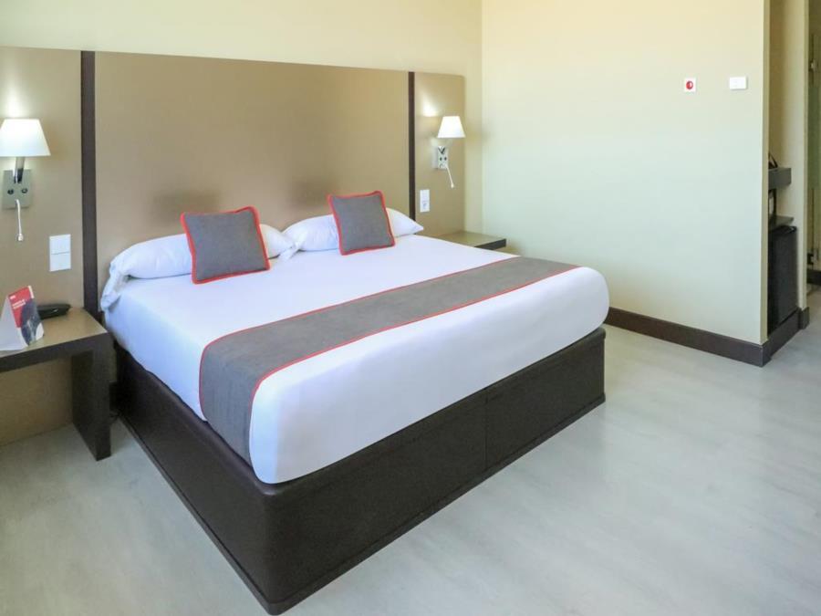 Alda Route 42 Hotel Illescas Buitenkant foto